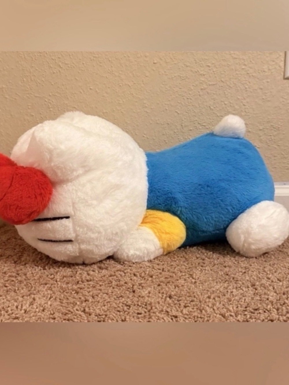 Hello kitty and plush bundles Comes with both items - Picture 6 of 8